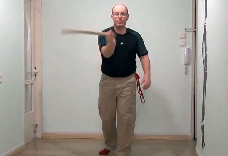 LEARN TO MOVE AND HIT USING A STICK